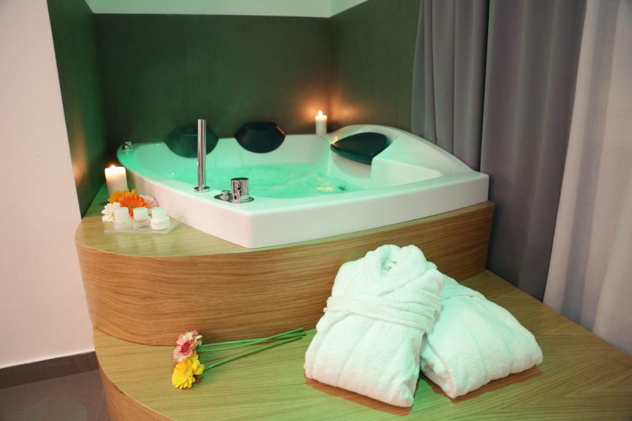 Cellamare Suite & Spa Napoli Bagian luar foto